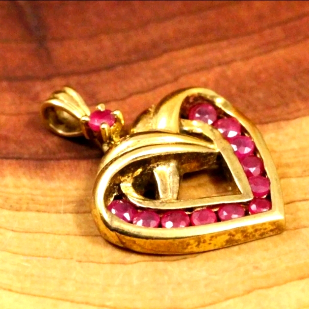 Danbury Mint Sterling Silver 925 Gold-Tone 12 Ruby Heart Pendant 59$